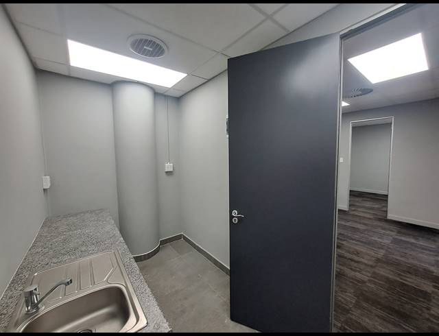 76M² OFFICE TO LET IN ILLOVO